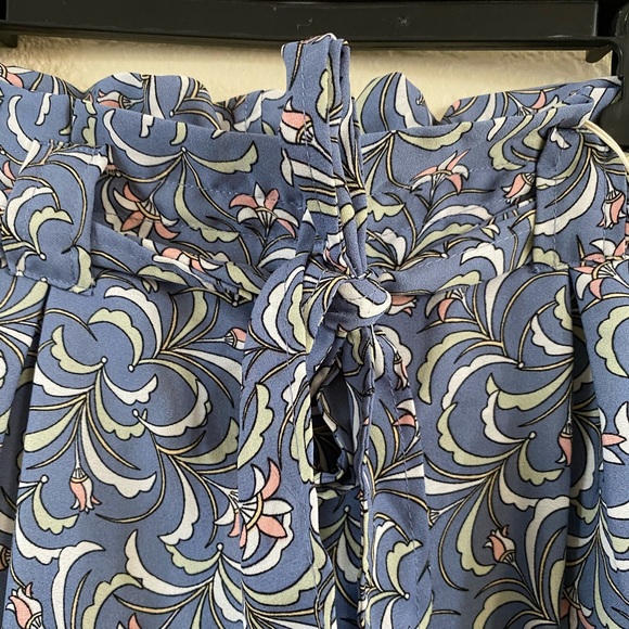 Max Studio Blue Dotted Striped Crepe Belted Shorts Size Small - Picture 7 of 9